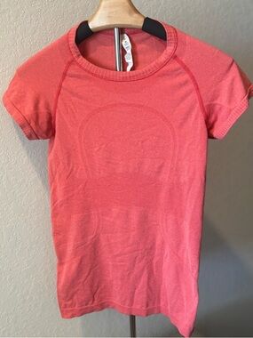 Lululemon Swiftly Tech SS 2.0 Coral Seamless Running Athletic Top Women’s 6
